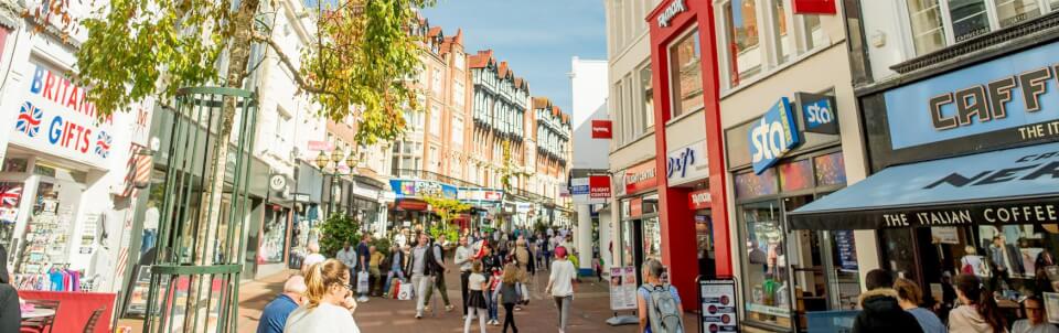 Bournemouth’da Ulaşım, Yeme İçme ve Konaklama