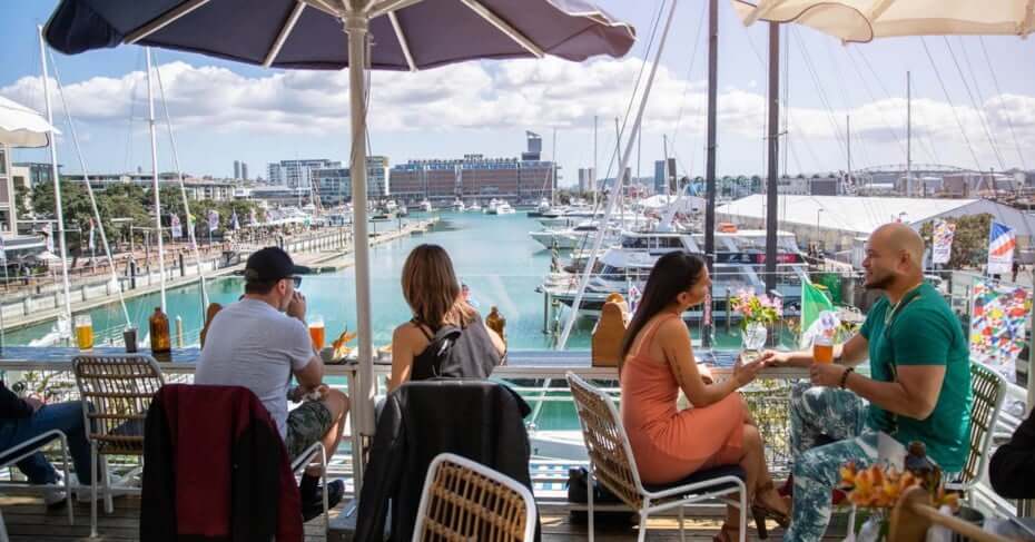 Auckland'de Ulaşım, Yeme, İçme ve Konaklama